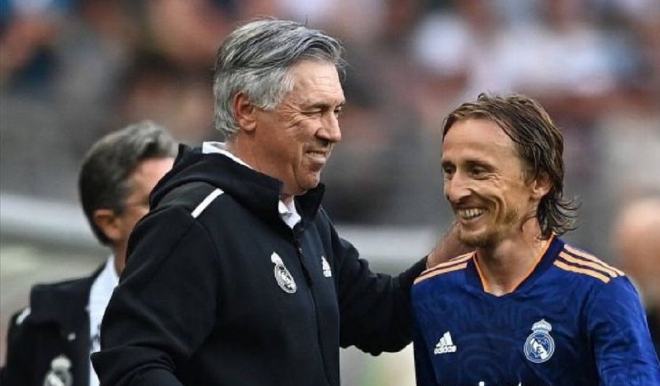 小巨人张子宇迎来WCBA首秀 替补15分6板