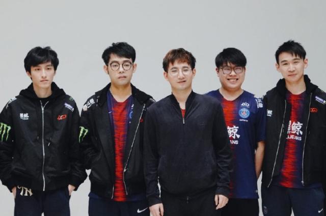 网友热议两 网友热议两